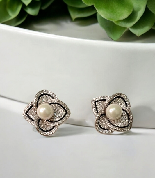 Alvina floral studs