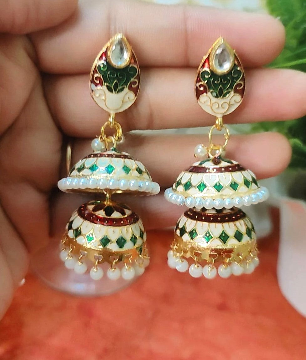 Dhruvi Off-white Jhumka