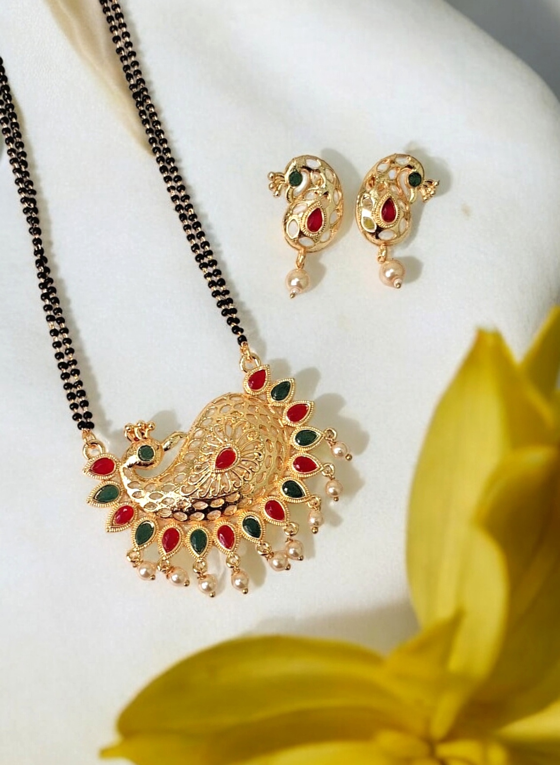 Vibrant Pavo short mangalsutra set