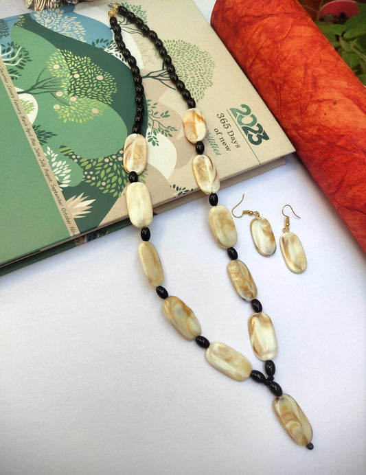 Irah oval marble beaded necklace