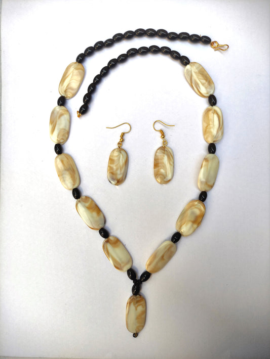 Irah oval marble beaded necklace
