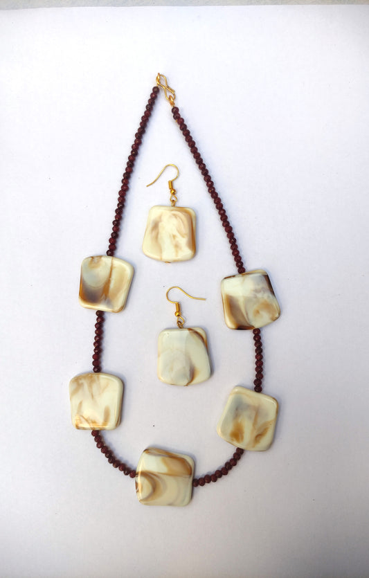 Irah square marble beaded necklace