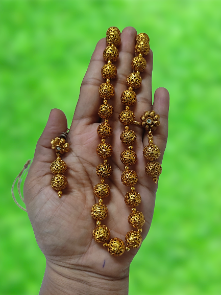Subhasini gold plated beaded necklace set
