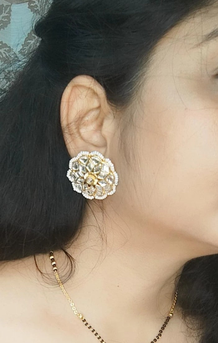 Aadhila Pushpa Kundan Traditional Studs