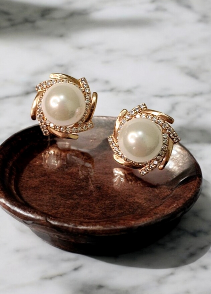 Arina pearl studs