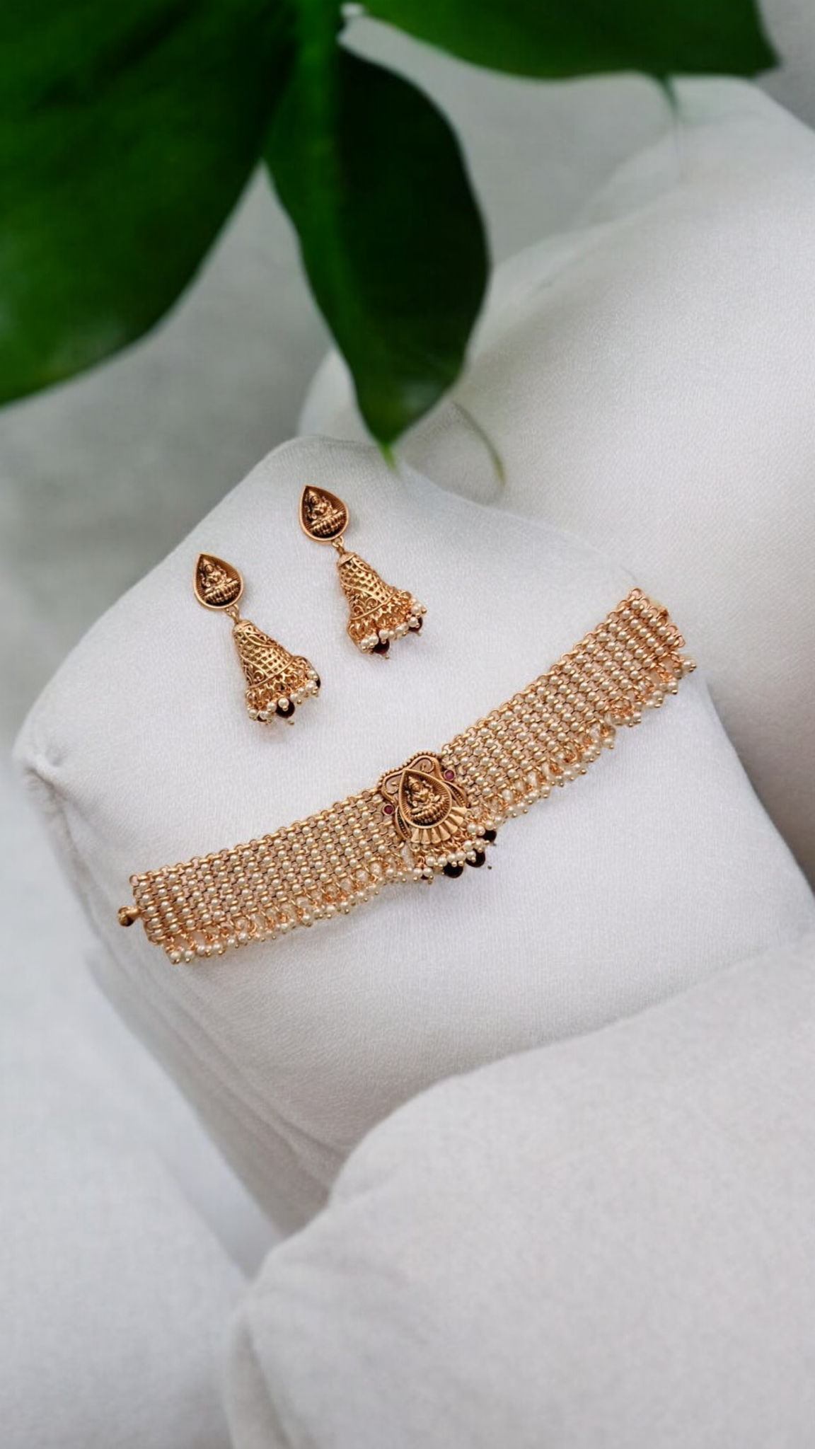 Aweshi traditional choker set