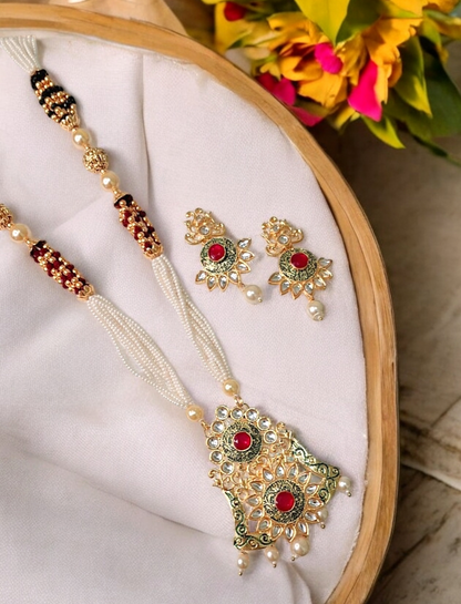 Eashika necklace set