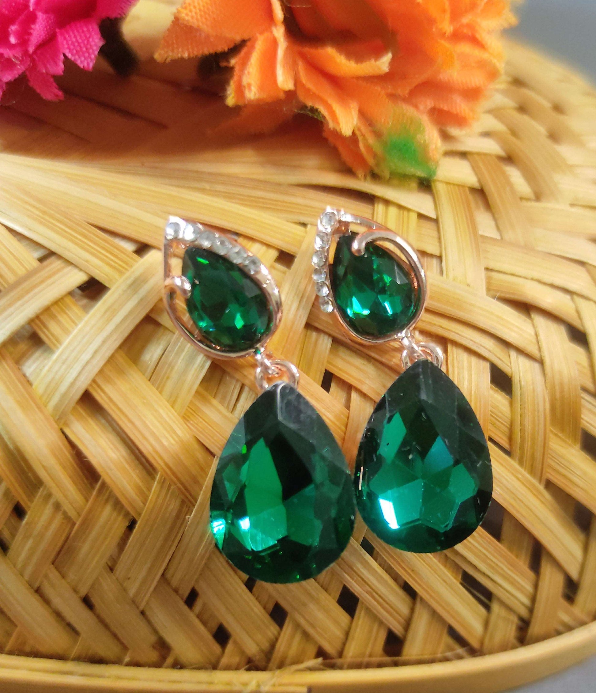 Ipshika crystal green studs