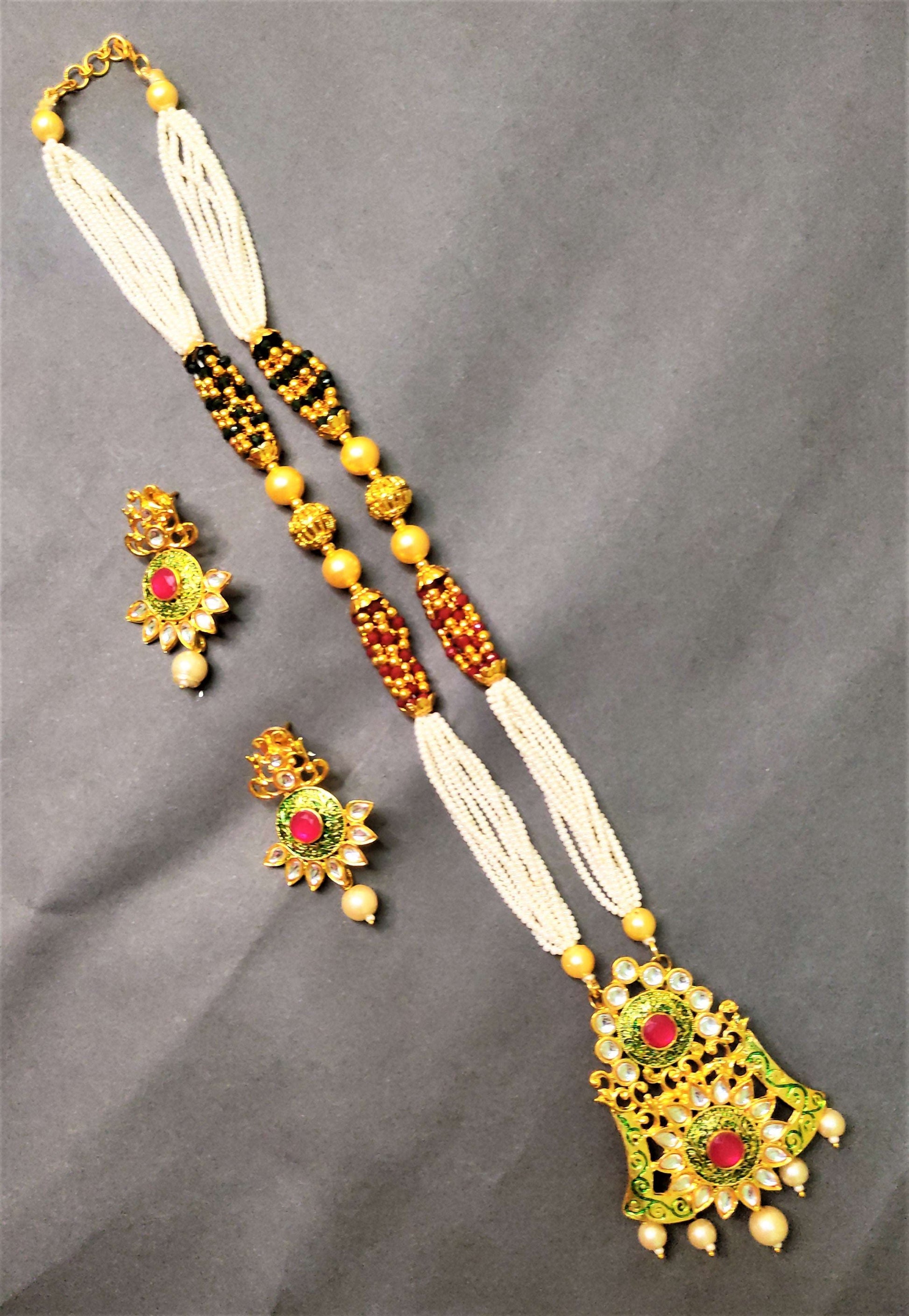 Eashika necklace set