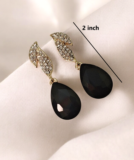 Ipshika crystal black studs