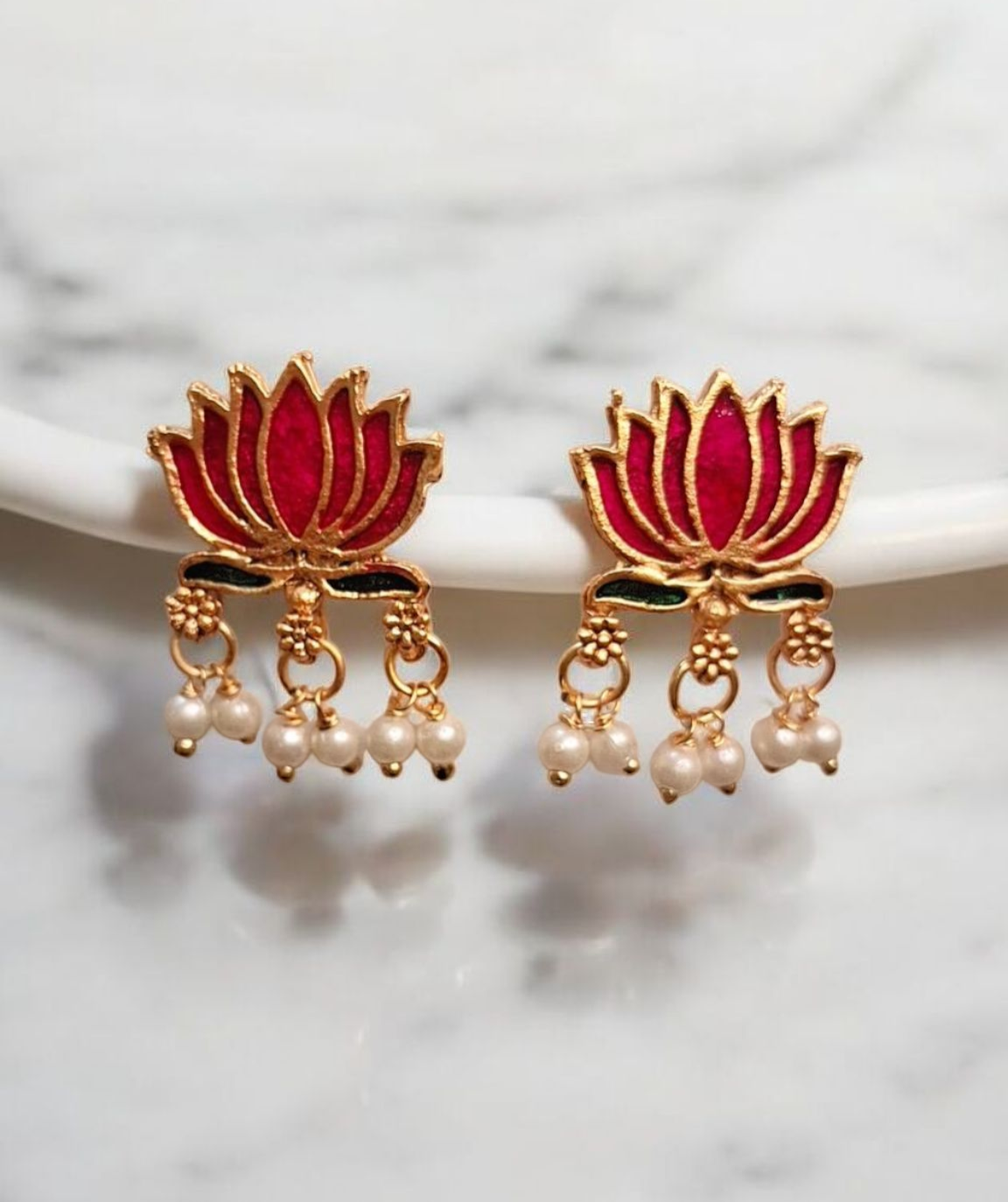 Miraya Grace gold plated lotus necklace set
